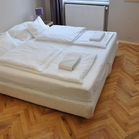Πανσιόν Belvaros Vendeghaz